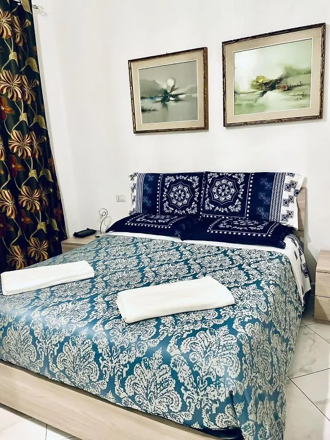 Vakantiehuis Casa Dei Fiori Villa Somma Lombardo Italië